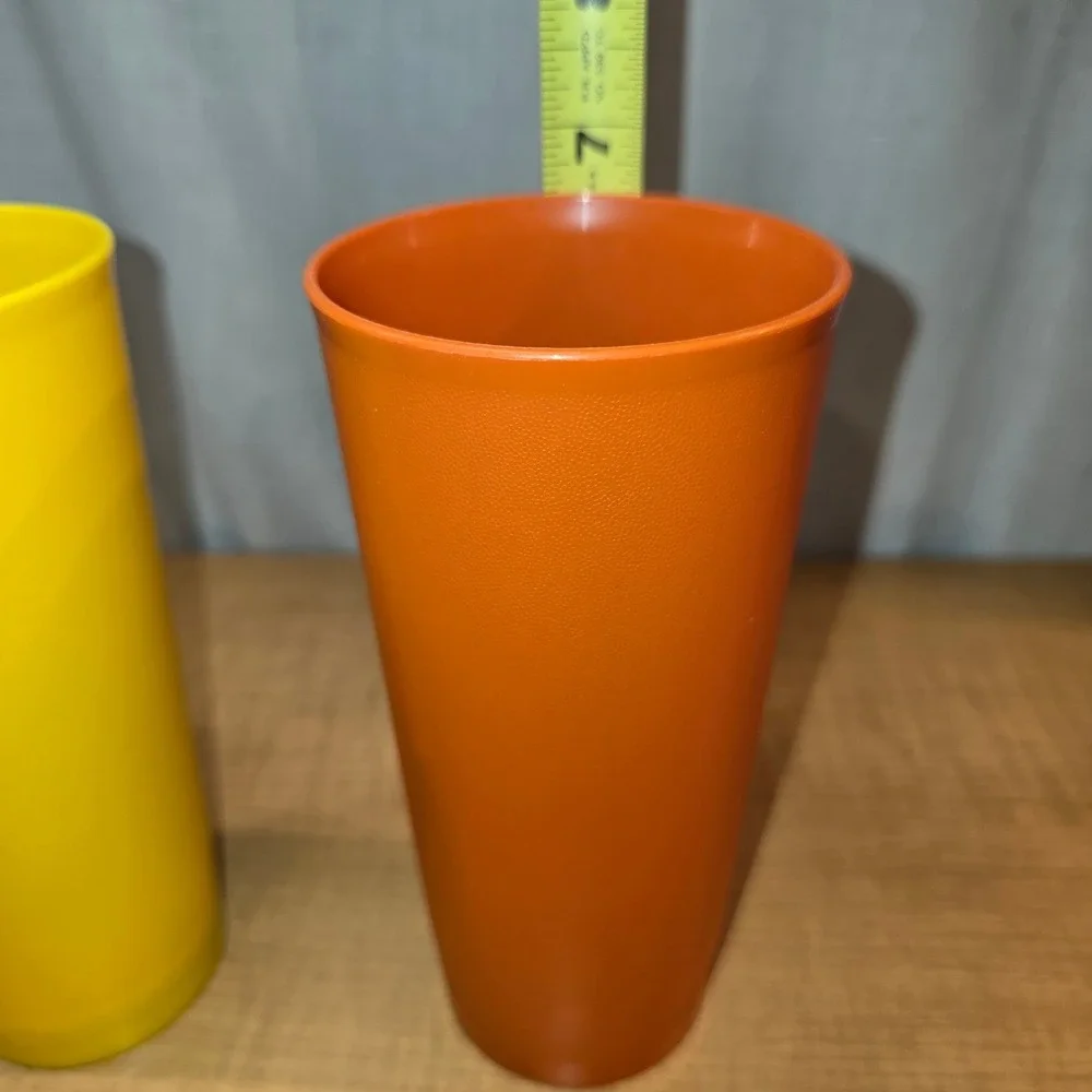 2 Vintage Tupperware Beverage Tumblers Drinking Glasses 1348‎ 16oz Orange Yellow